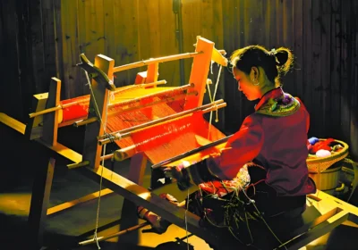 Zhangjiajie Revitalizes Tujia Brocade: Intangible Heritage Drives Jobs, Exports & Tourism in 2026